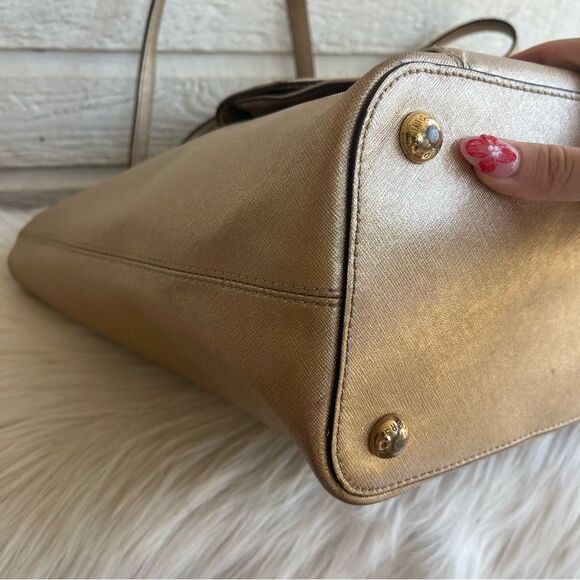 MICHAEL KORS Gold Champagne Pocket Jet Set Hamilton Voyager Tote - Picture 8 of 10